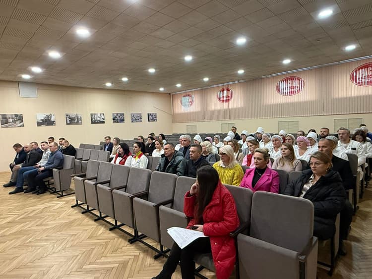 В рамках Единого дня информирования на предприятии «Красный пищевик» выступили представители МВД