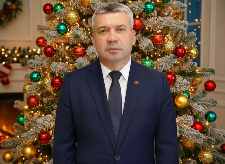 Дорогие коллеги, партнеры и друзья! От имени коллектива ОАО «Красный пищевик» и от себя лично поздравляю Вас с наступающим 2026 годом!