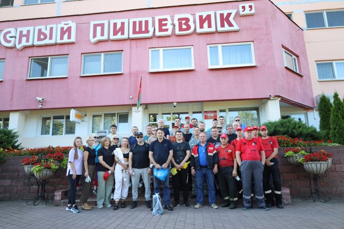 Все на общегородской субботник: Бобруйск стал  еще чище и уютнее. 