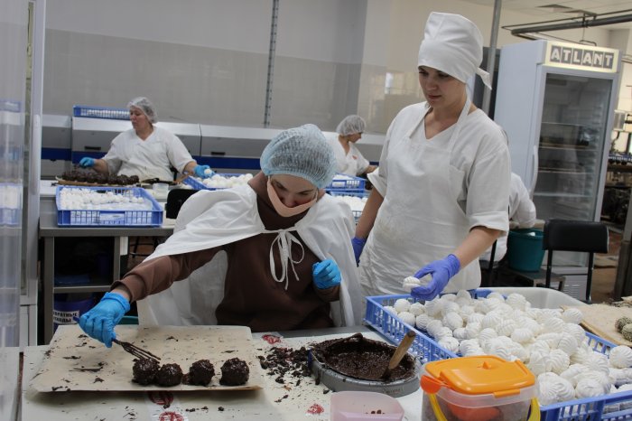 Учащиеся торгово-экономического колледжа Бобруйска посетили фабрику "Красный пищевик"